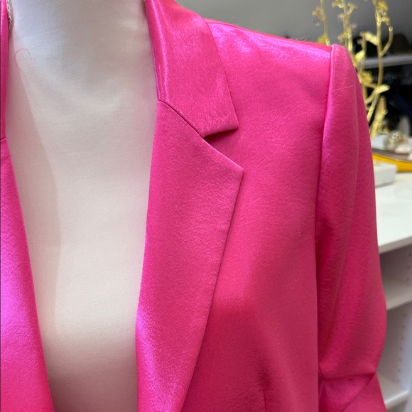 Elegant Pink Women's Blazer with matching pants set - Picture 3 of 6